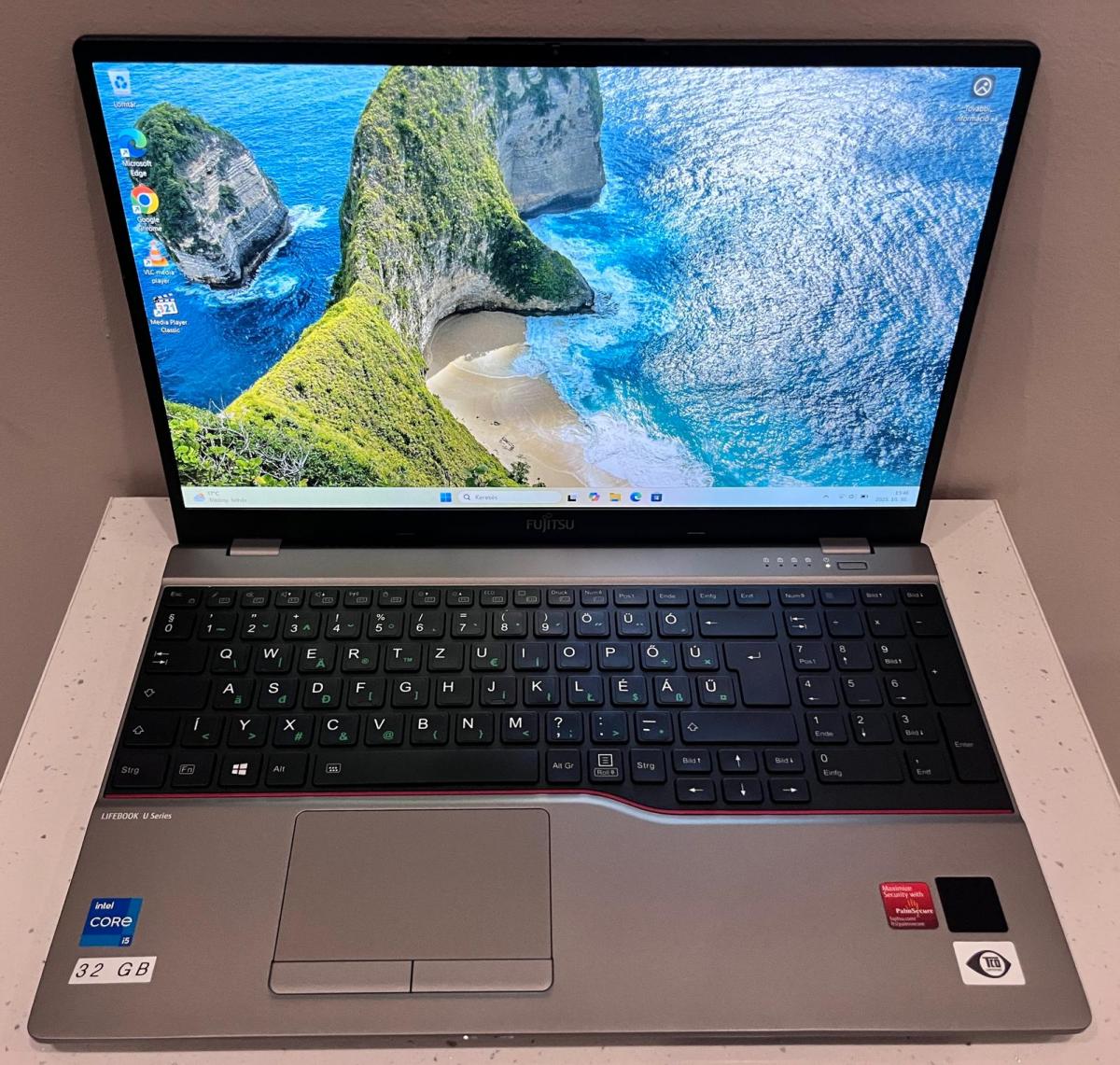 Fujitsu Lifebook U7511